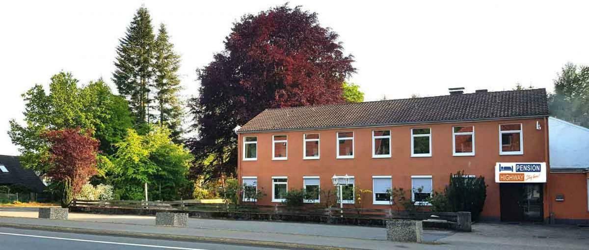 Pension Highway 3 Bielefeld Exteriör bild